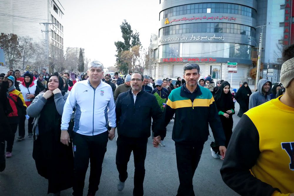 حضور محمد منتظری در همایش پیاده روی کاروکارگر